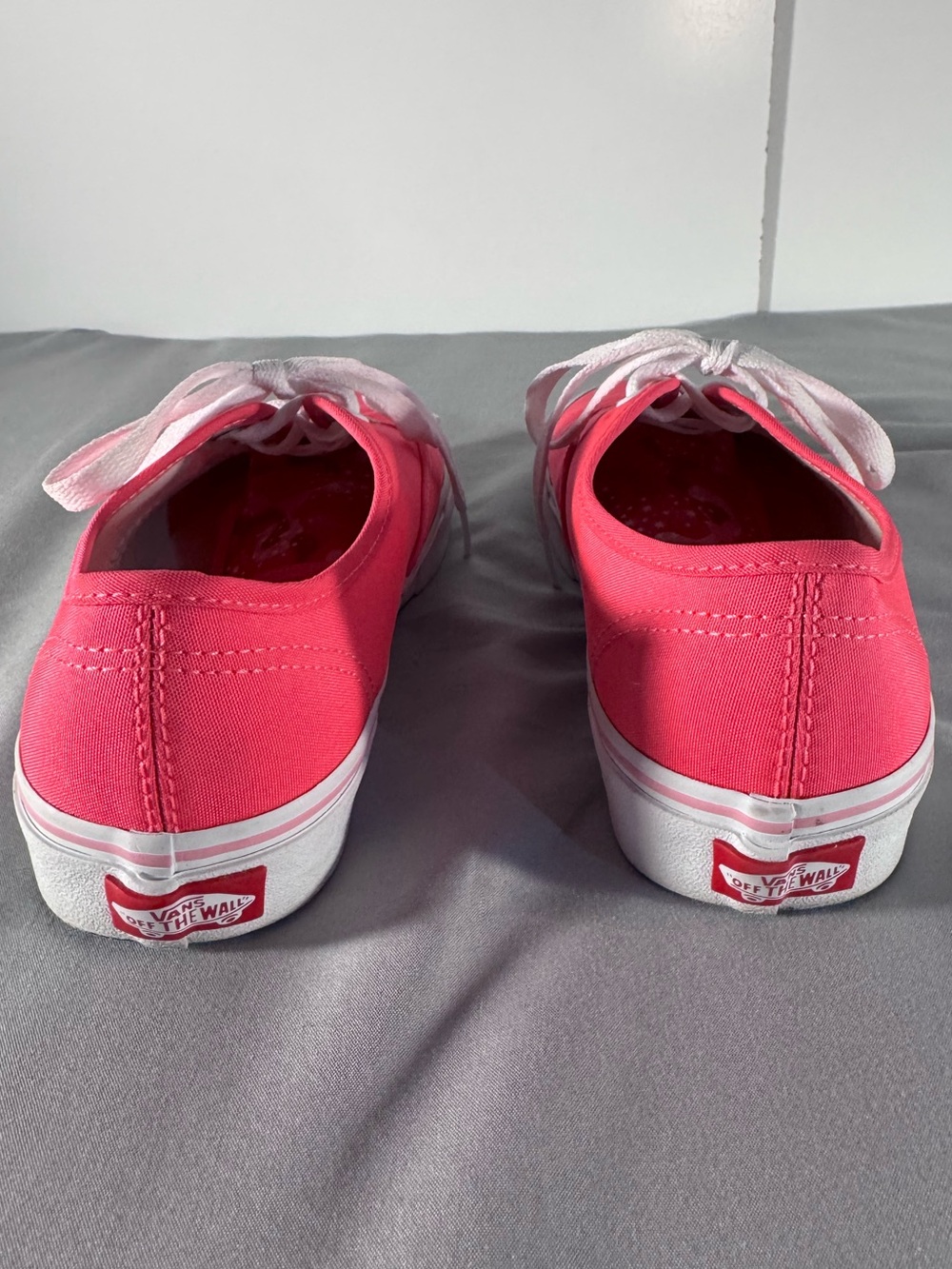 Vans Customs Pink Authentic Lace-Up Sneakers Women’s 7.5 Star Print Lining - Picture 4 of 7
